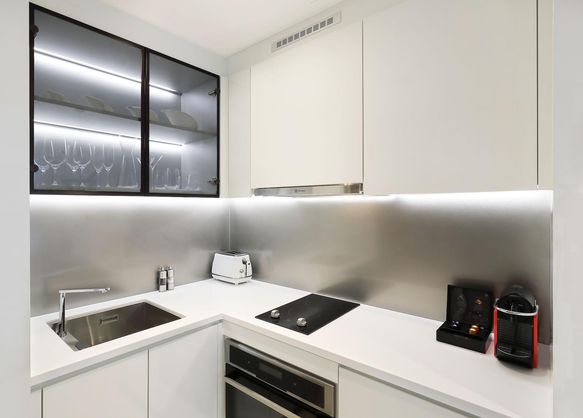 Khách sạn hẻo lánh Oakwood 5*