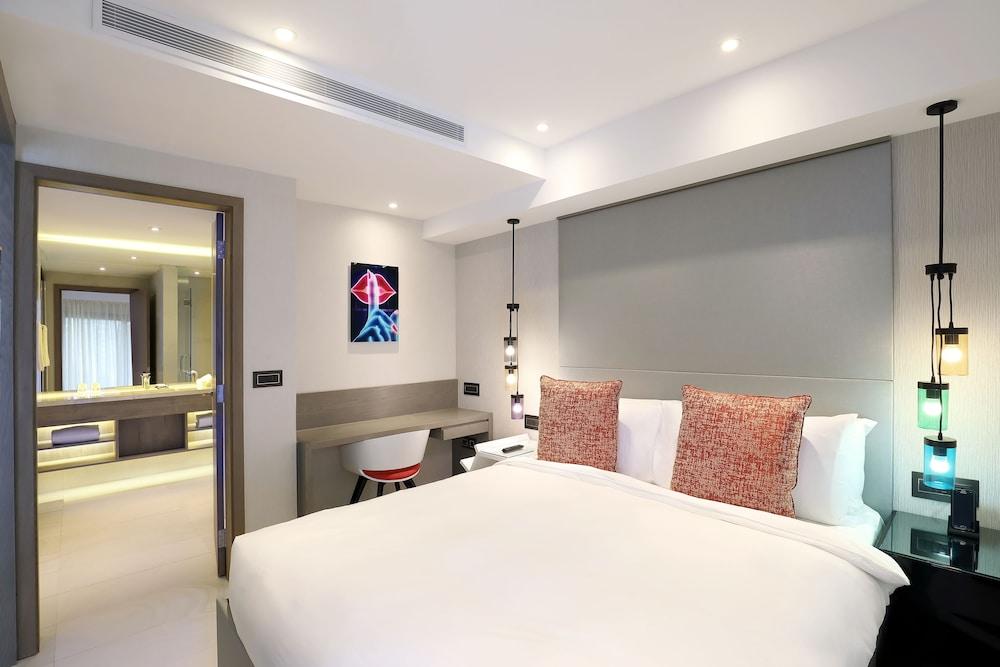 Khách sạn hẻo lánh Oakwood 5*
