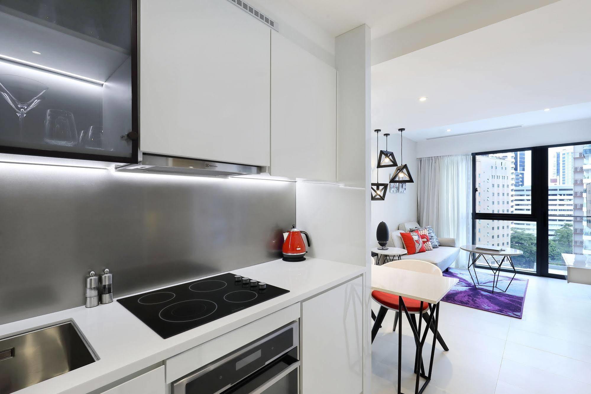 Khách sạn hẻo lánh Oakwood 5*